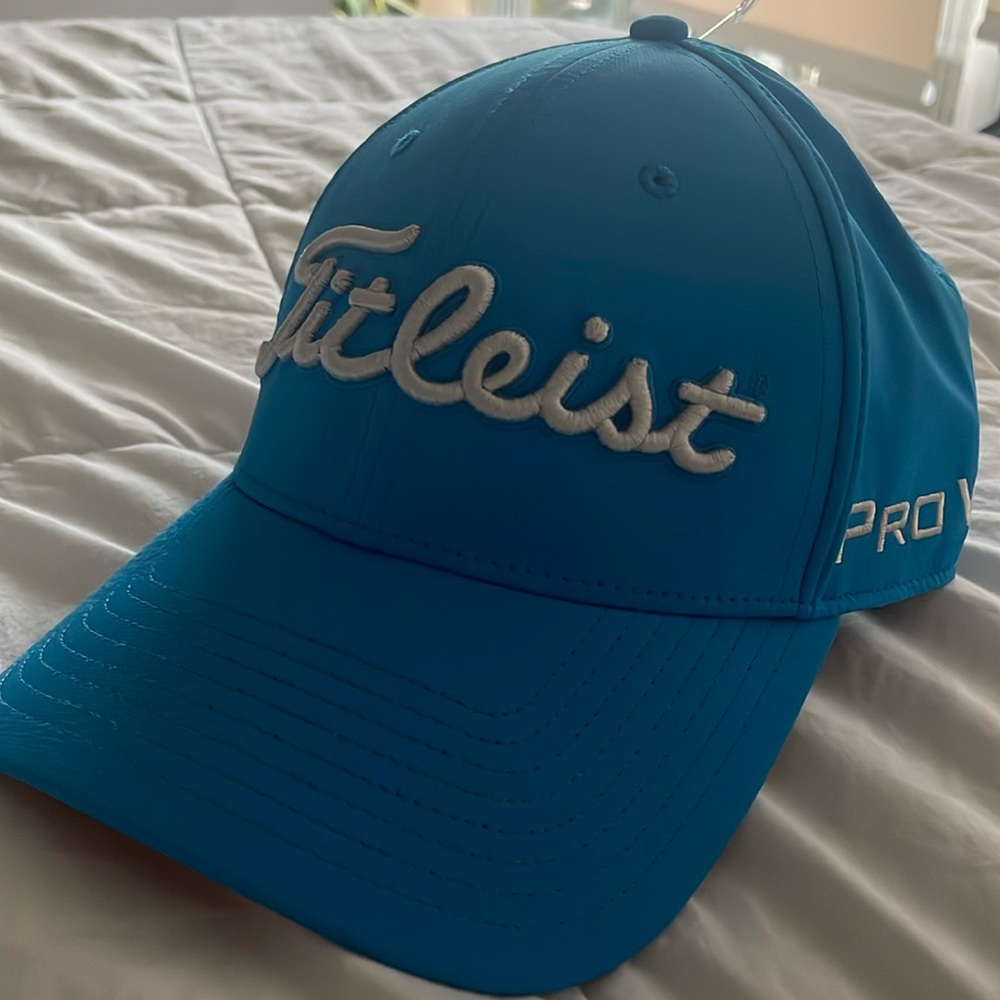 NWT Titleist golf hat